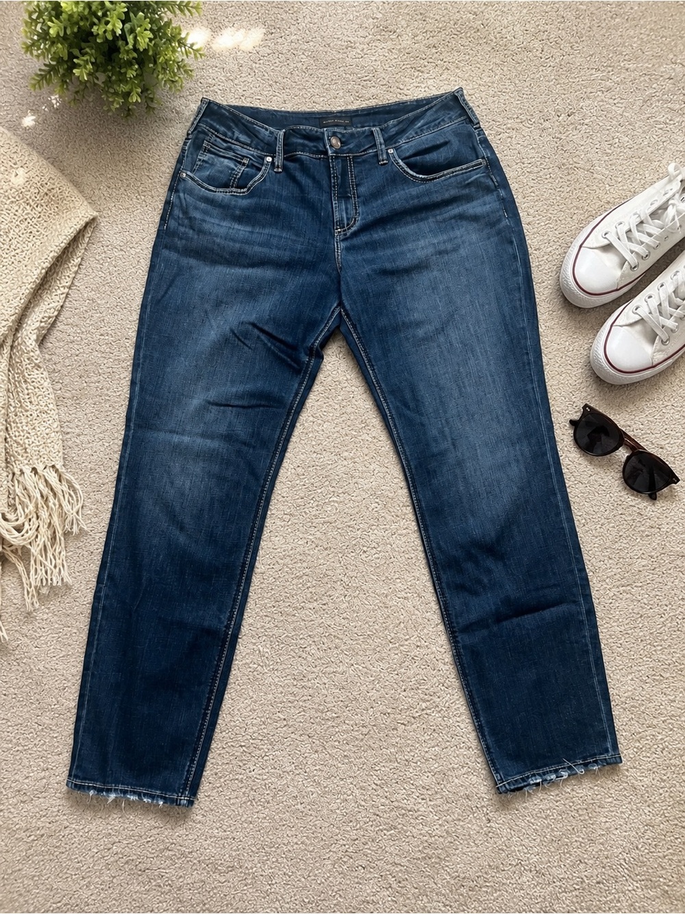 👖Silver Jeans Co. Boyfriend Jeans Women’s 33x29 Medium Wash Raw Hem Denim👖